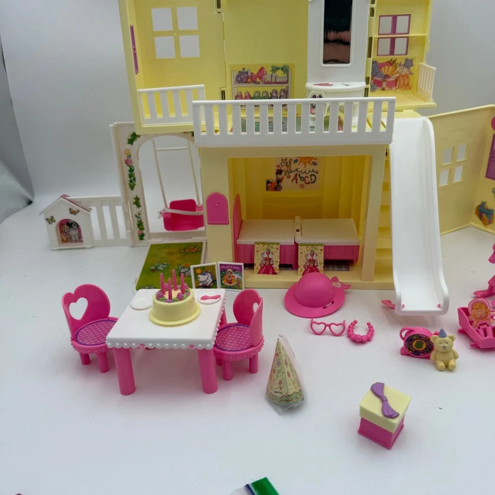 Vintage 1999 Mattel Kelly Pop-Up Playhouse Barbie Dollhouse Accessories 22037